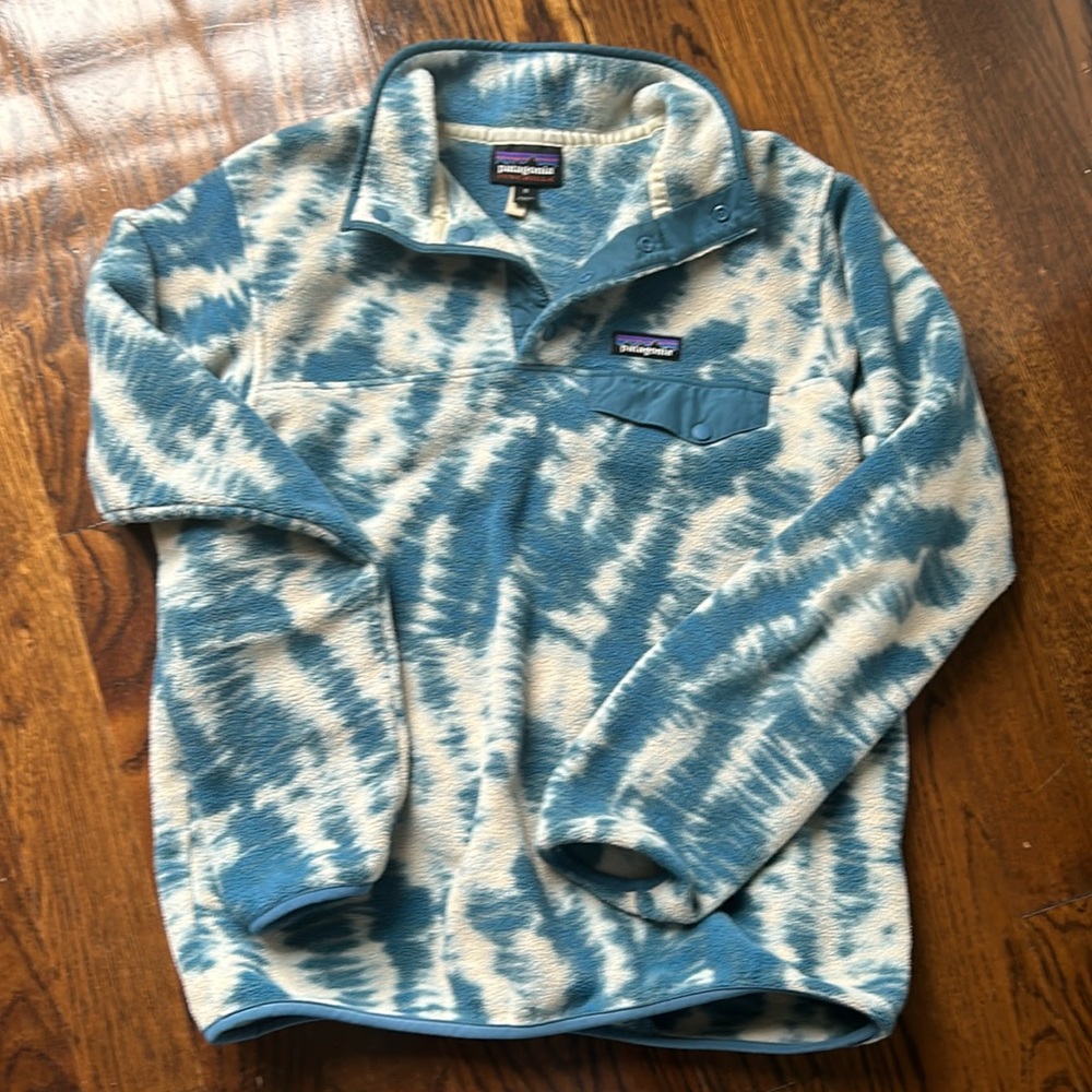 Patagonia woman’s fleece, pullover size M